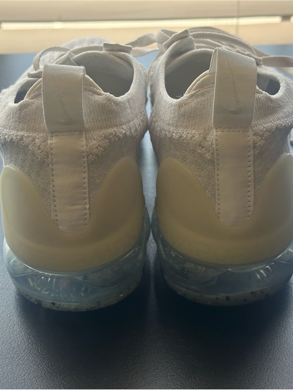 Nike Air Vapormax Flyknit women’s 8.5 - Picture 6 of 16